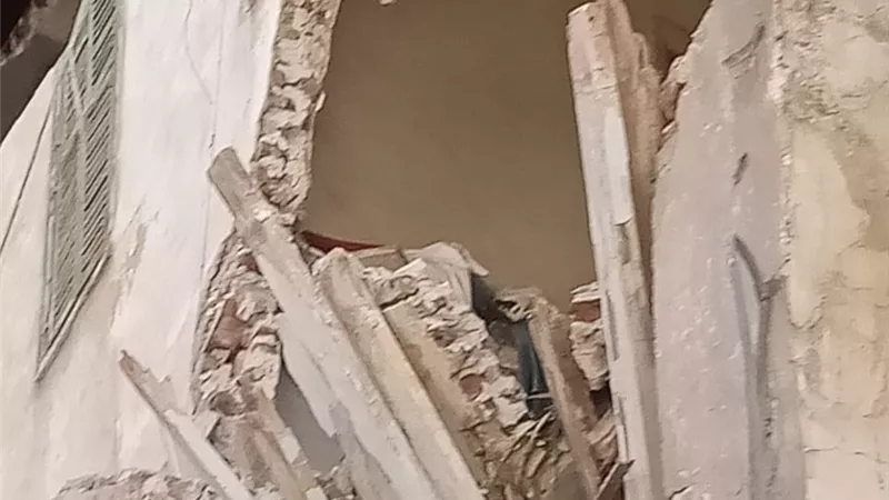 انهيار عقار بمنطقه الجمرك بلا اصابات