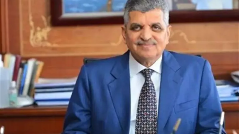 ربيع: قطعنا شوطًا كبيرًا لتطوير المجرى الملاحى لقناة السويس
