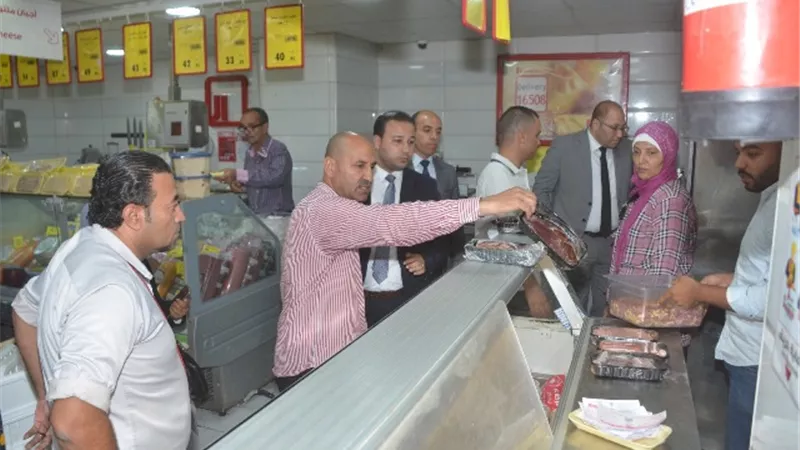 التحفظ على دقيق مدعم ولحوم غير صالحة للاستهلاك ببني سويف
