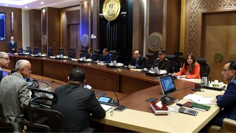 مدبولي يتابع خطوات تطوير الواجهة السياحية غرب العلمين الجديدة
