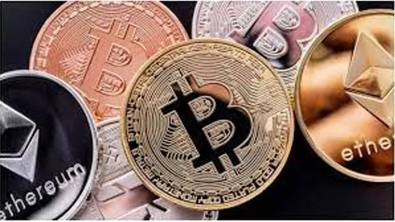ضبط شخص لترويجه وتداوله العملات الرقمية المشفرة 
