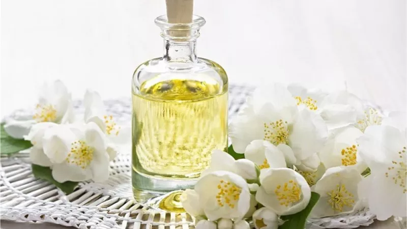 طرق صناعة زيت الياسمين فى المنزل