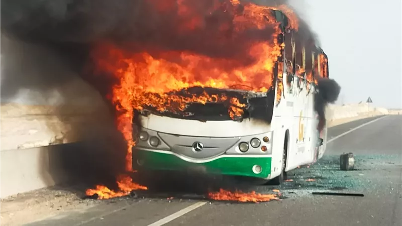 العناية الإلهية تنقذ32راكبا إثر نشوب حريق فى اتوبيس ركاب بالغردقه
