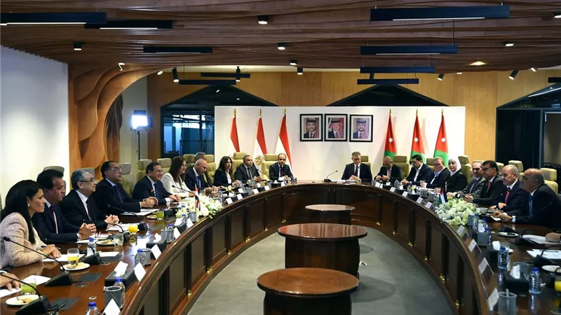 الخصاونة يُعرب عن تطلعه إلى اتفاقات تعاون بين مصر والأردن والعراق خلال القمة المقبلة