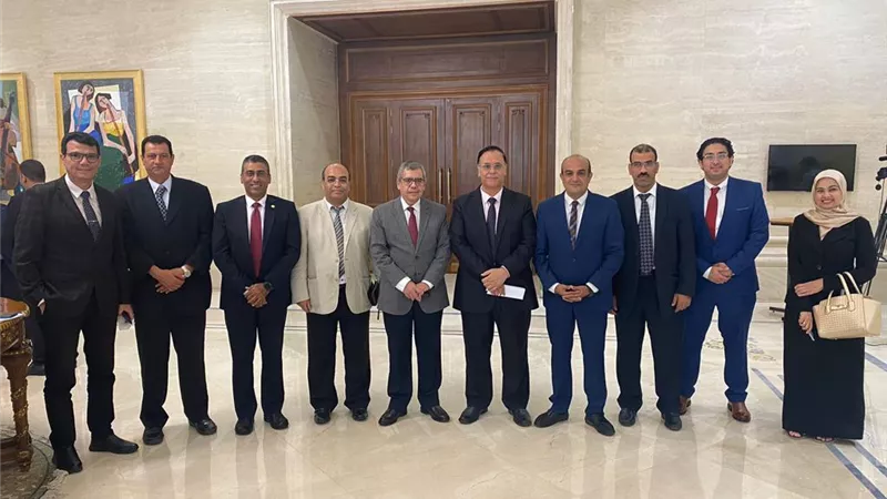 تكرم علماء جامعة القناة بمؤتمر التميز في البحث العلمي
