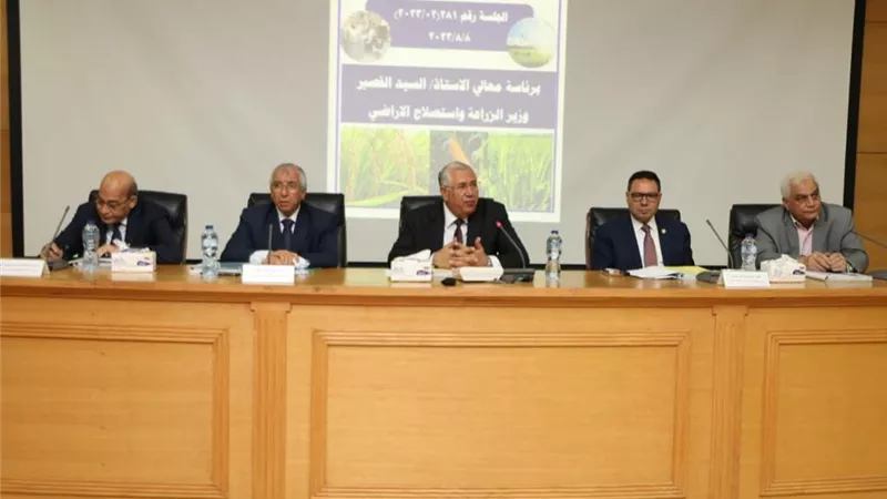 وزير الزراعة يؤكد أهمية التوسع في البحوث التطبيقية لعلاج مشاكل القطاع
