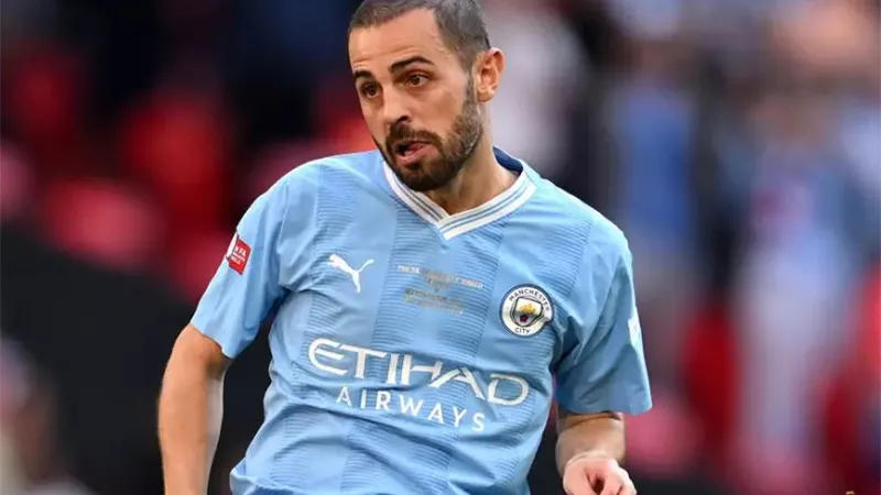 نجم مانشستر سيتي يمنح برشلونة مهلة أخيرة للتوقيع معه