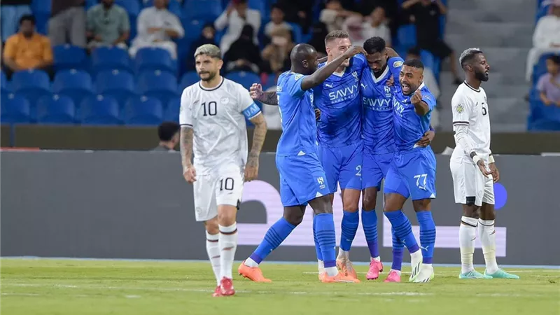 مالكوم يسجل الهدف الثانى للهلال أمام الشباب.. فيديو