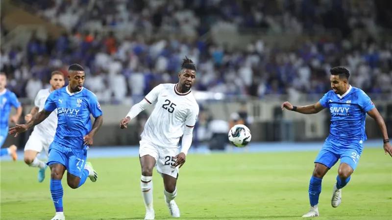 شاهد ملخص وأهداف الشوط الأول من مباراة الهلال والشباب.. فيديو