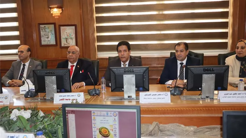 رئيس جامعة الأقصريشارك فى إجتماع مجلس شئون الدراسات العلياوالبحوث