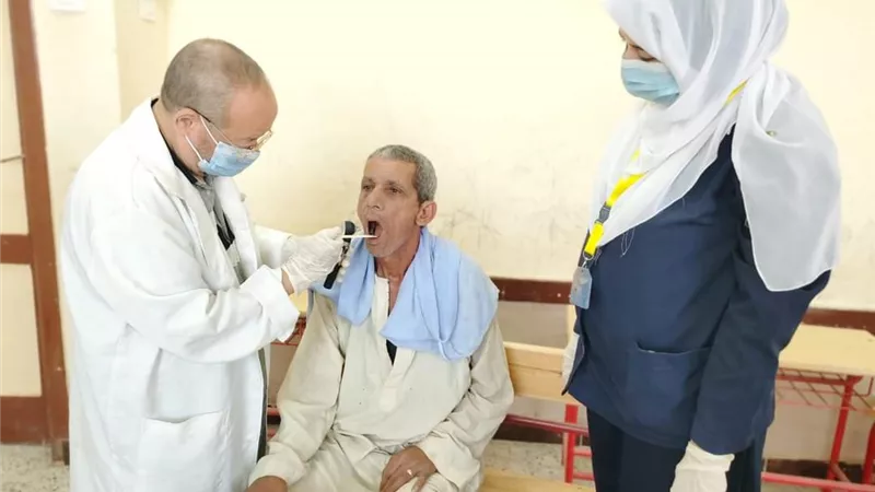 قافلة طبية بقرية مرزوق بمركز مطاى