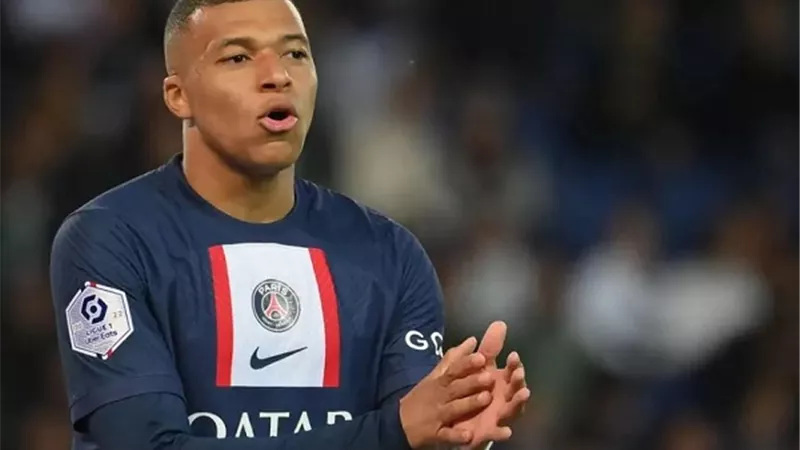 نجم وسط ريال مدريد يوجه رسالة الى مبابي.. السلاحف سيأتون