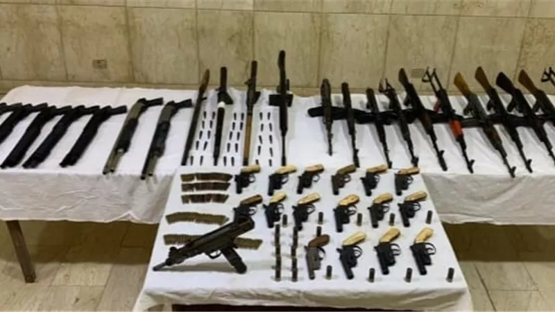 القبض على معلمين الكيف والسلاح في أسيوط وأسوان وسوهاج