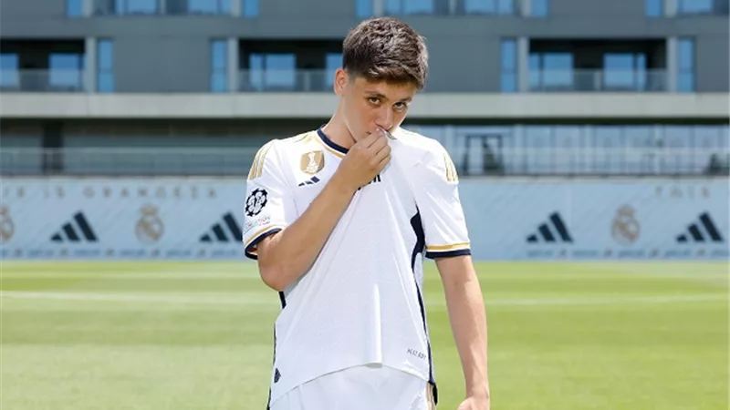 أردا جولر ينضم لقائمة المصابين فى ريال مدريد