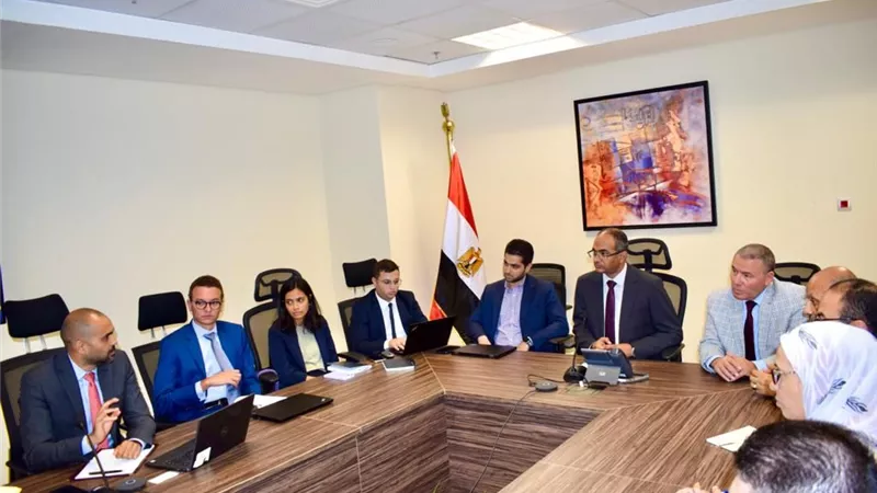 الإسكان تبدأ التجهيز الفنى لتنفيذ محطات تحلية المياه بمكونات محلي