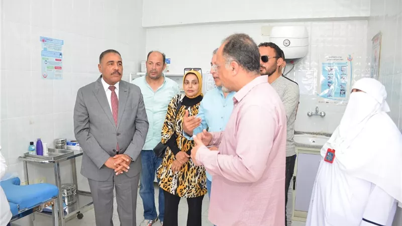 محافظ مطروح يفتتح الوحدة الصحية بقرية اطنوح بمطروح