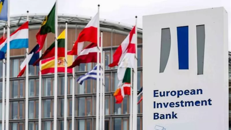 إسبانيا ترشح وزيرة اقتصادها لقيادة بنك الاستثمار الأوروبي