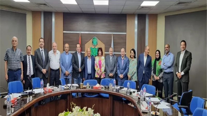 جمعية مستثمرى العاشر تبحث توفير خدمات للمصانع مع رئيس الجهاز