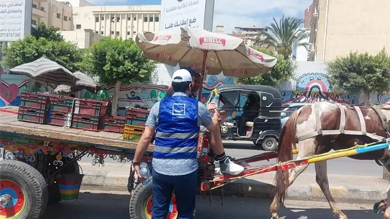 «حياة كريمة» تطلق مبادرة «سقيا» لتوزيع ٢ مليون زجاجة مياه على العمال