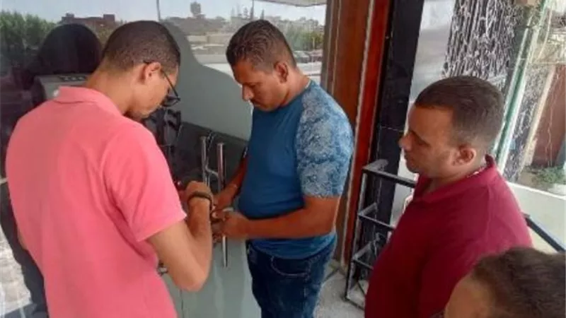تشميع 16 محل تجارى مخالف للتراخيص بالاسماعيلية