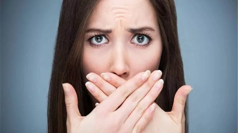 احذر .. هذا المشروب يسبب رائحة كريهة للفم