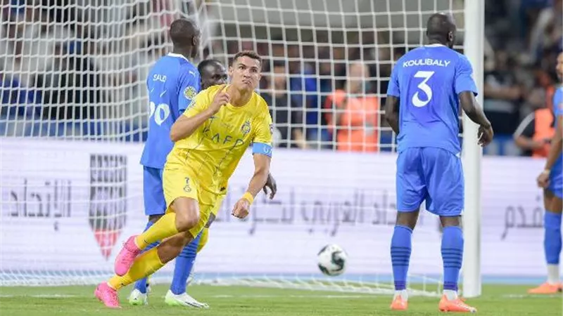 شاهد .. هدف رونالدو الثانى فى شباك الهلال بنهائى البطولة العربية
