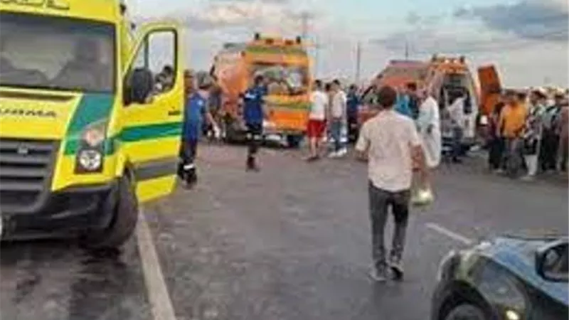 مصرع ضابط شرطة وصديقيه و3 من أسرة واحدة في تصادم سيارتين بالشرقية