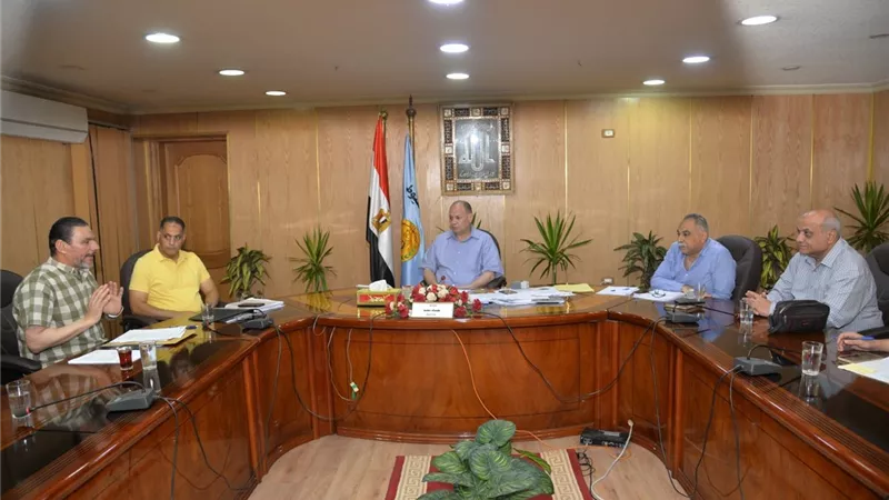 محافظ أسيوط يقرر تخفيض الحد الأدنى للقبول بالصف الأول الثانوى