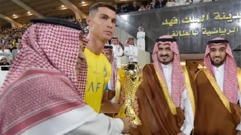أول تعليق لكريستيانو رونالدو بعد تحقيق لقبه الأول مع النصر
