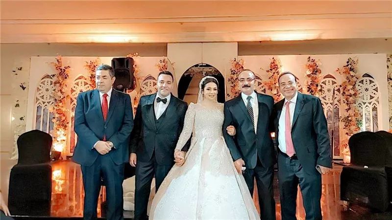 ألف مبروك الزفاف السعيد