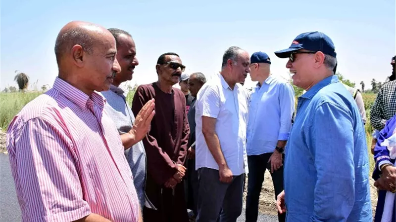 محافظ الأقصر يتفقد مشروعات 
