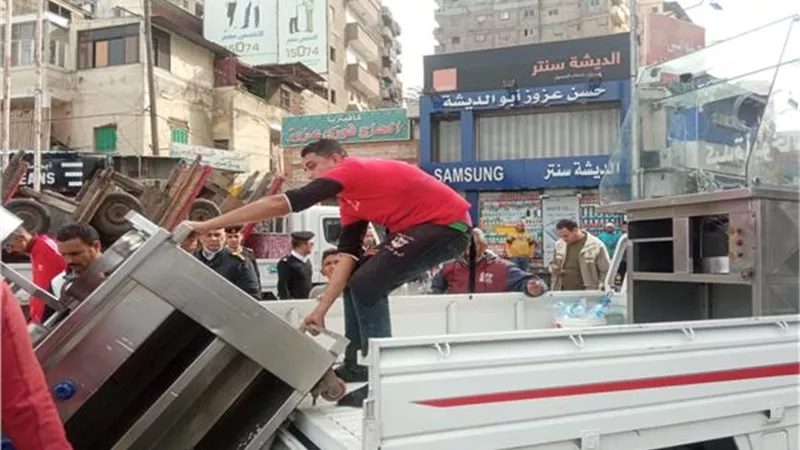 حملات مكثفة لمراقبة الأسواق ورفع الإشغالات بالإسكندرية