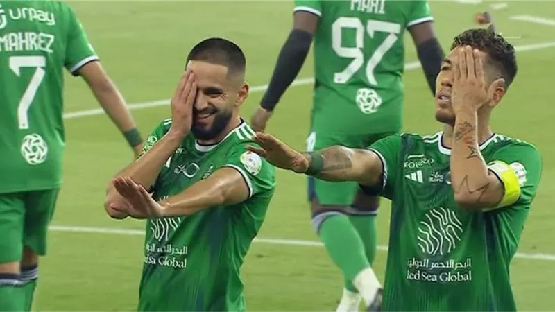 الأهلى ينهى الشوط الاول بالتقدم بهدفين لفيرمينو أمام الحزم - شاهد