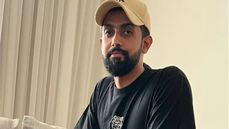 كيف تتعلم السباحة وانت في منزلك.. مدرب الأحمال واللياقة البدنية محمد بن اسحاق يجيب