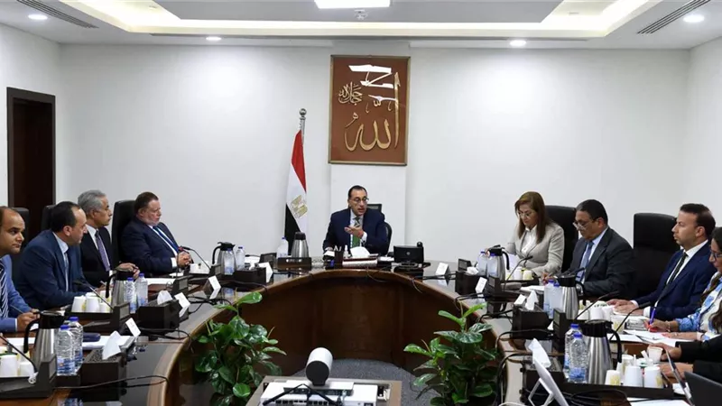 مدبولي يتابع التيسيرات للمصريين بالخارج فى مختلف القطاعات