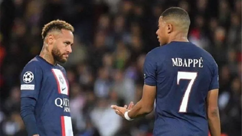 نيمار يسبق مبابي ويرحل عن صفوف باريس الي الدوري السعودي
