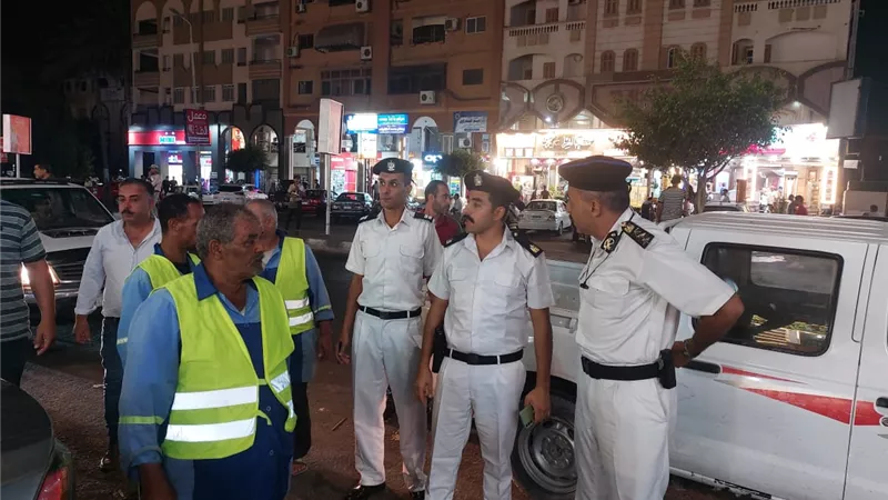 حملة مكبرة لضبط الشارع والقضاء على الاشغالات بدمياط الجديدة