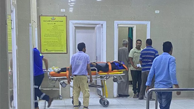 مستشفى السويس العام تستقبل ١٦ مصاباً في حوادث متفرقه مساء اليوم