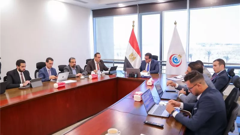 وزير الصحة يوجه بالإسراع من معدلات العمل بمنشآت «حياة كريمة»