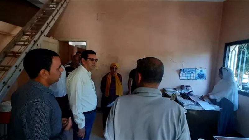 رئيس مدينة المنيا يتفقد أعمال هدم عمارات الايواء بحى جنوب