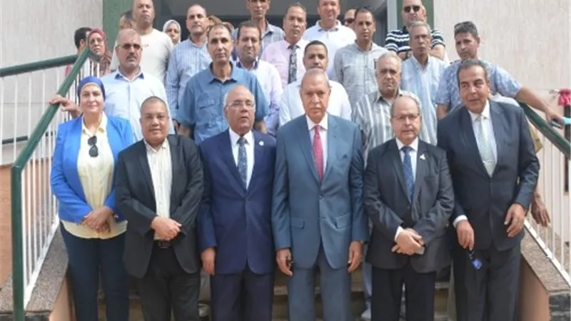 محافظ القليوبية يفتتح ويتفقد ١١ مشروع خدمي بمدينة طوخ.. صور
