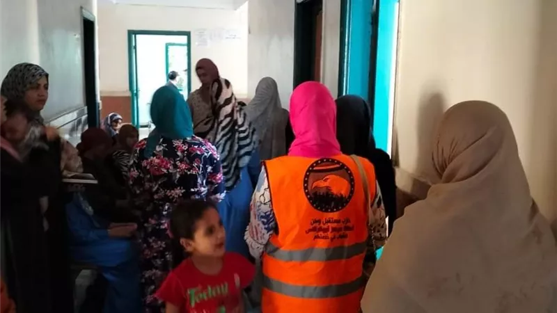 الكشف علي ٢٢٤ حالة في قافلة 