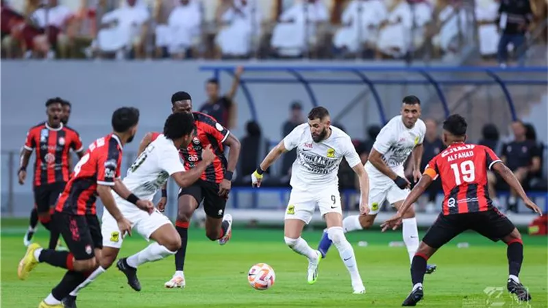الاتحاد يهزم الرائد بثلاثية ببداية مشواره فى الدورى السعودى