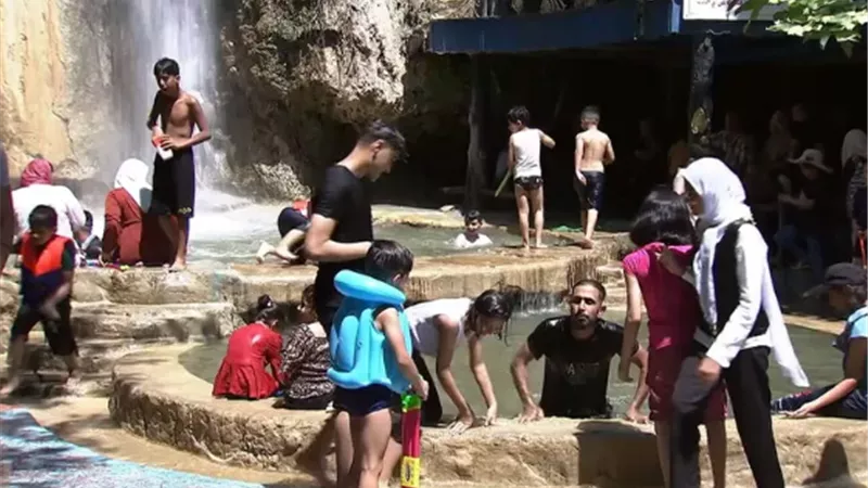 المناطق الجبلية بالعراق.. ملجأ العراقيين من لهيب الحر