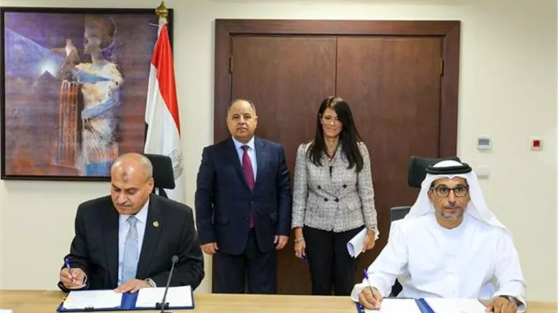 بـ500مليون دولار..مصروالإمارات توقعان اتفاقية لتمويل واردات القمح