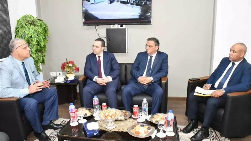 وزير الإسكان يُكَلِّفُ بضرورة تفعيل دور الصندوق للمساهمة فى تنفيذ الوحدات