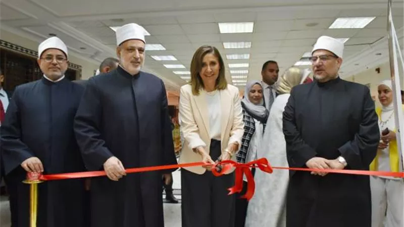وزيري الثقافة والأوقاف ووكيل الأزهر يفتتحون معرض مواهب