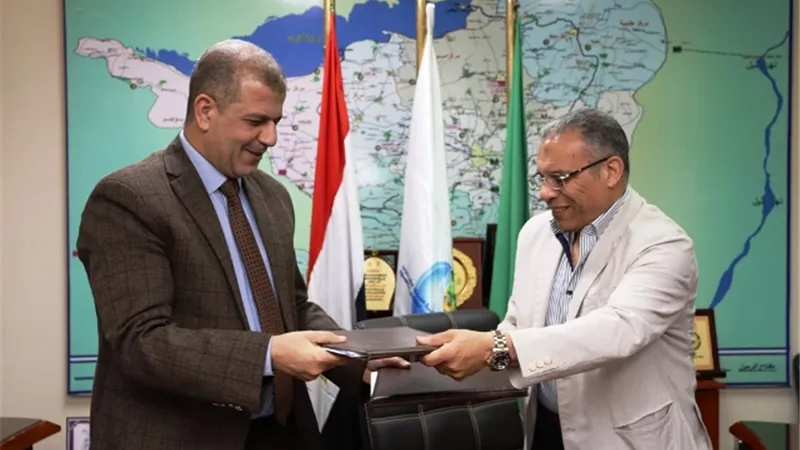 توقيع عقود تنفيذ محطات معالجة كفر محفوظ واللاهون بالفيوم