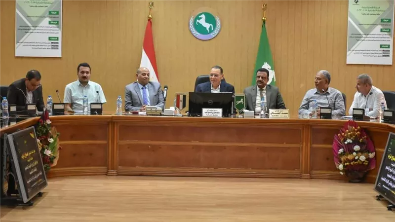 محافظ الشرقية يلتقي مديري ووكيلي الإدارات التعليمية