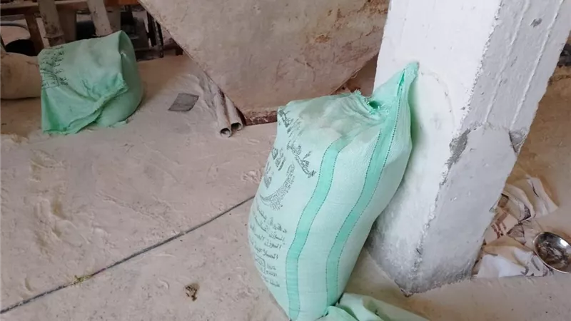 ضبط12طن دقيق قبل تهريبهم وبيعهم بالسوق السوداء ابوحماد